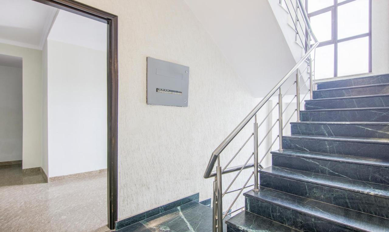 Hotel Treebo Swastika Premium Noida Exterior foto