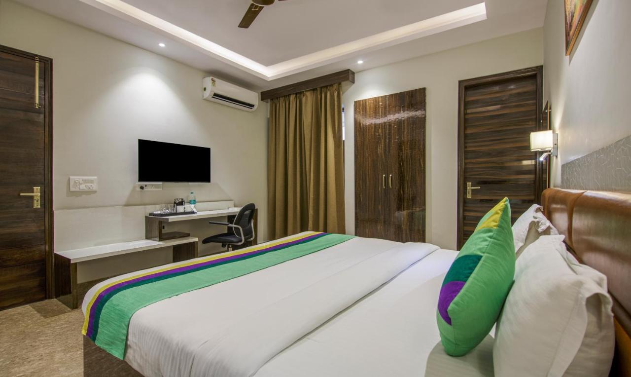 Hotel Treebo Swastika Premium Noida Exterior foto