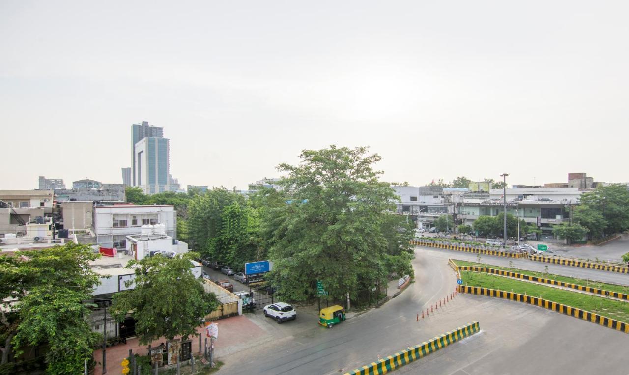 Hotel Treebo Swastika Premium Noida Exterior foto
