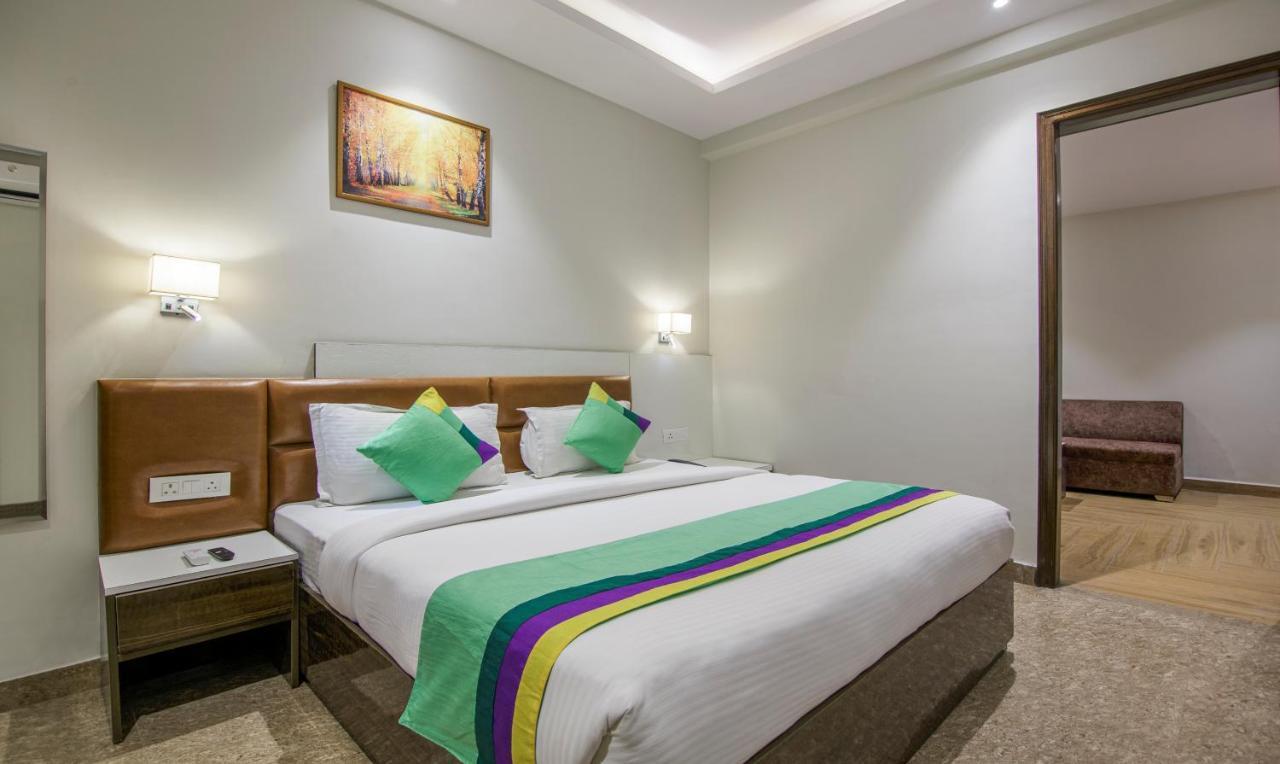 Hotel Treebo Swastika Premium Noida Exterior foto