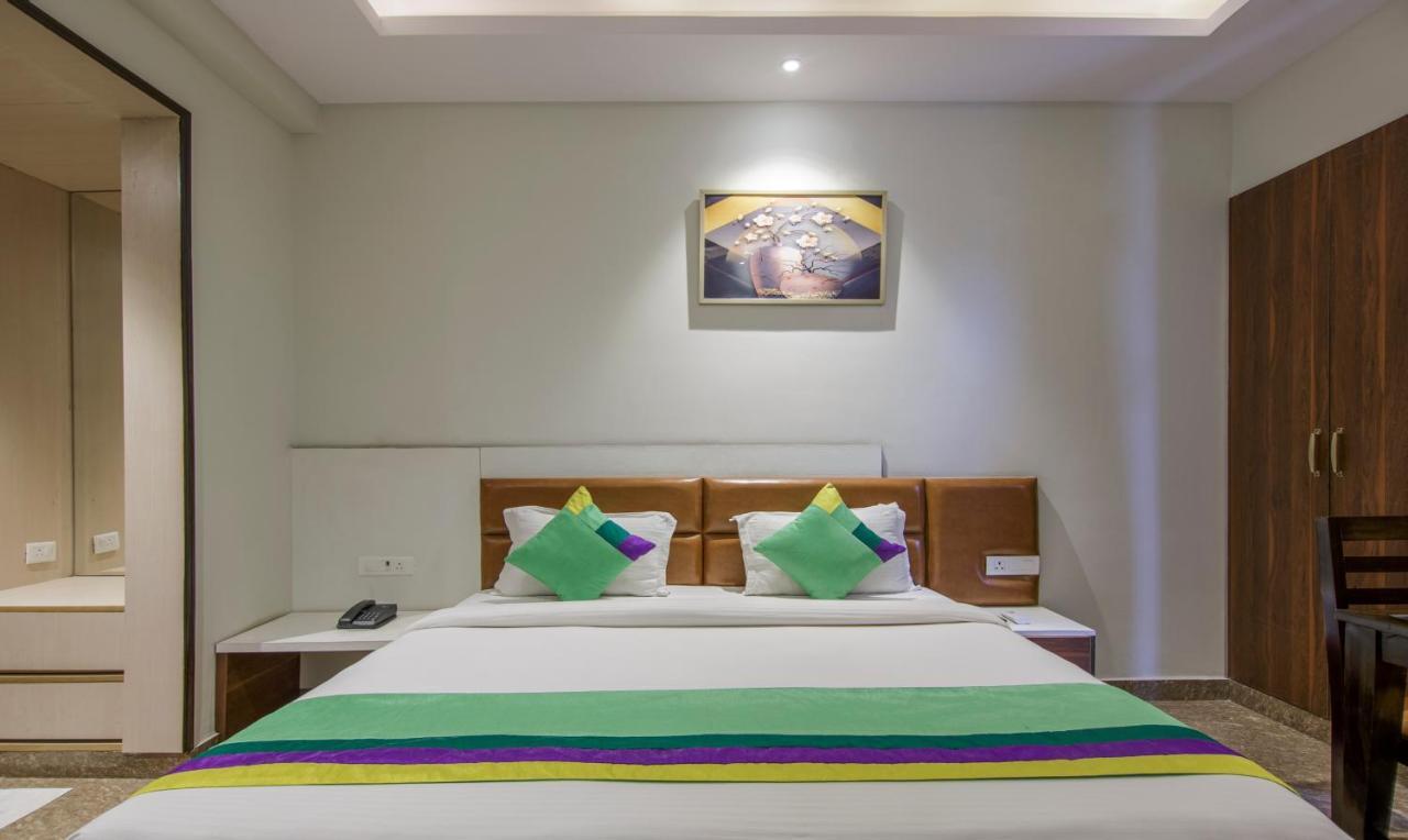 Hotel Treebo Swastika Premium Noida Exterior foto