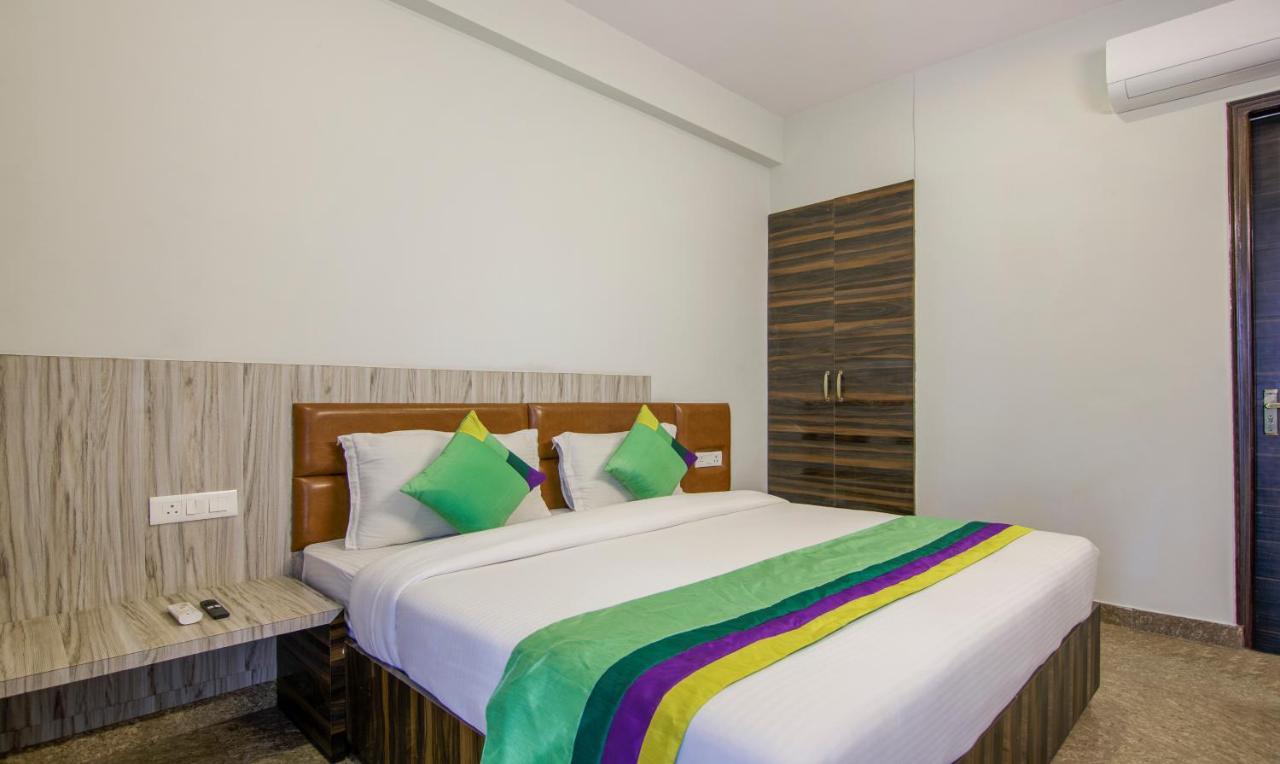 Hotel Treebo Swastika Premium Noida Exterior foto